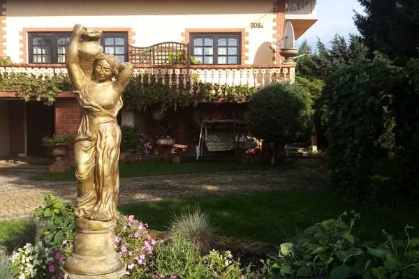 Dom 250m do zamieszkania, działka 31,5ara  Złotniki